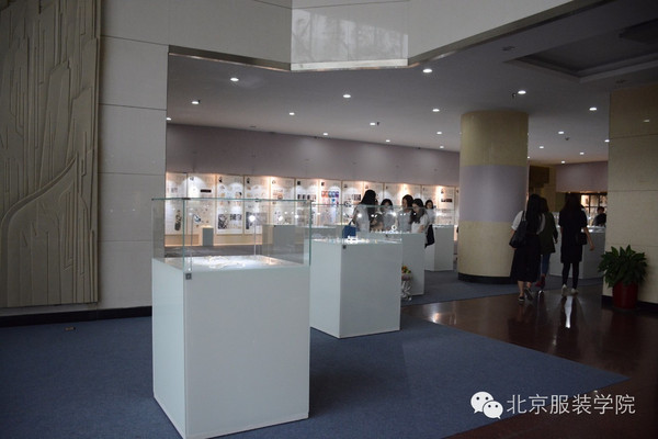 艺术设计学院2016届本科毕业设计作品展开幕式及服饰作品动态秀 数字创意产品展览展示服务的融合实践